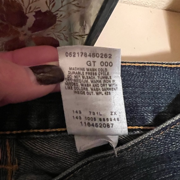 Levi’s jeans in size 7 M - Picture 15 of 15